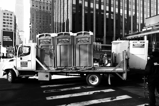 Best Porta potty delivery and setup  in Cleburne, TX